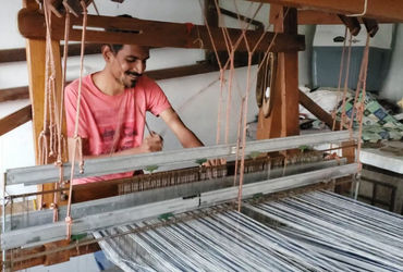 How to Identify and Choose Authentic Handloom Products